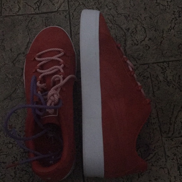 A red shoe for men’s. - Picture 2 of 5